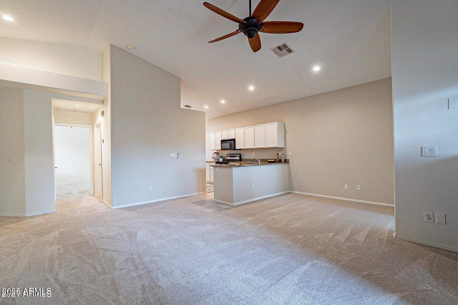 3310 East Fremont Road Phoenix, AZ 85042 - Photo 5 of 43 Living room