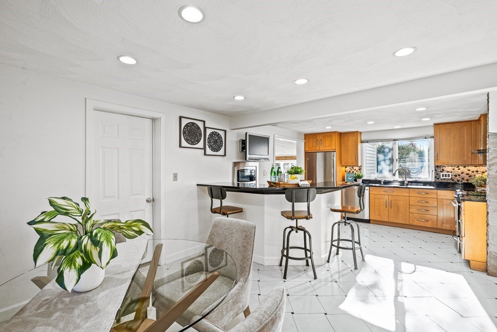 22 Hanford Road Stoneham, MA 02180 - Photo 3 of 42 Gallery Image 3
