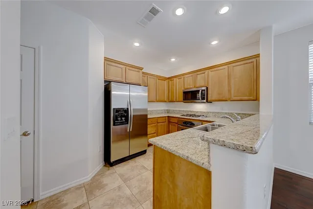 $2,000 | 1571 Plaza Centre Drive, Unit 101, Las Vegas, NV 89135