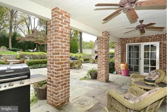 8615 Falls Road Potomac, MD 20854 - Photo 25 of 27 Exterior (Rear)