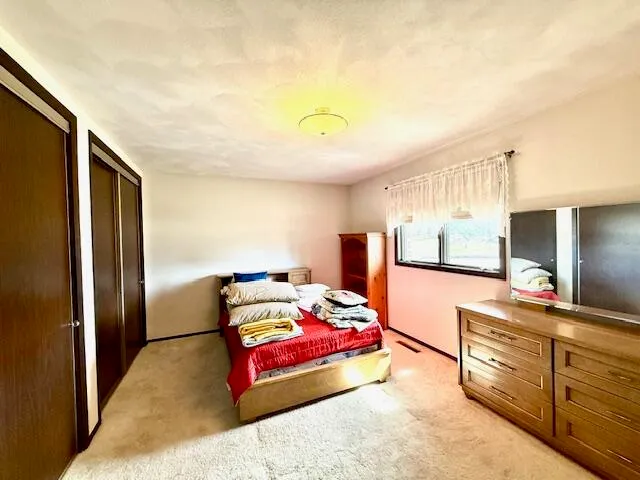 $327,900 | 107 East Sunnyside Drive, Caledonia, MN 55921