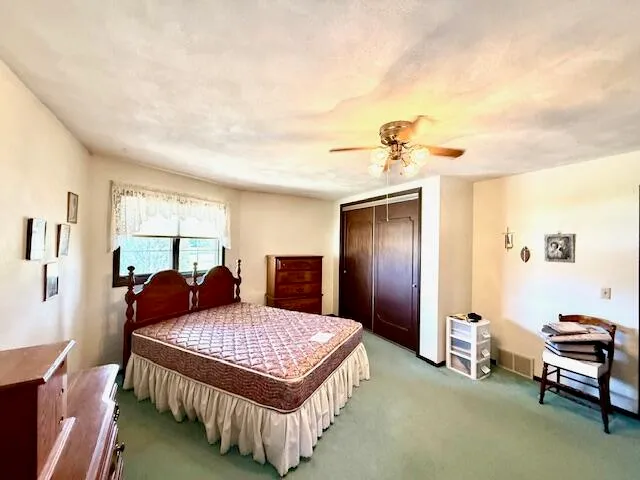 $327,900 | 107 East Sunnyside Drive, Caledonia, MN 55921