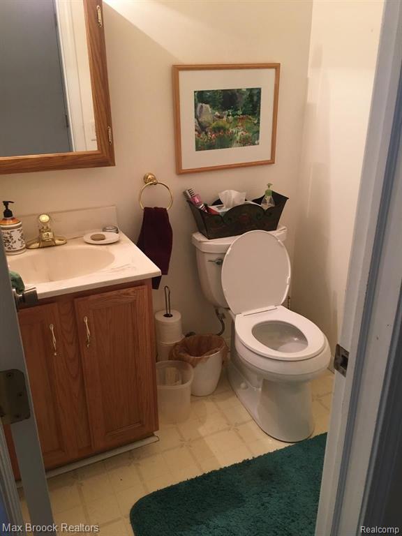 36318 Fredericksburg Road Farmington Hills, MI 48331 - Photo 15 of 16