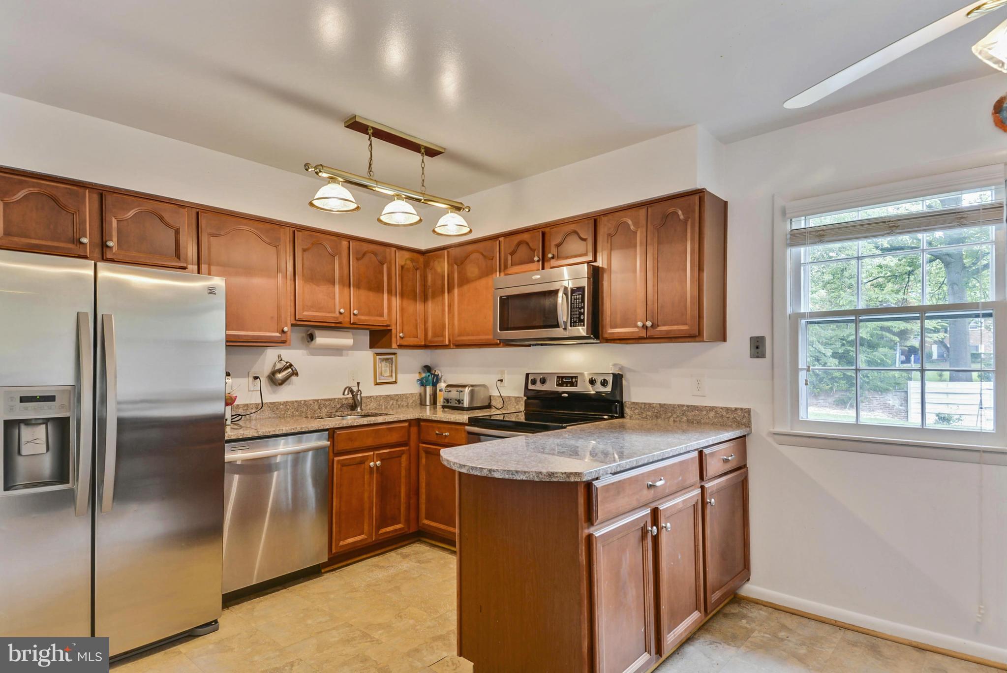 11728 Kemp Mill Road Silver Spring, MD 20902 - Photo 11 of 30 Kitchen