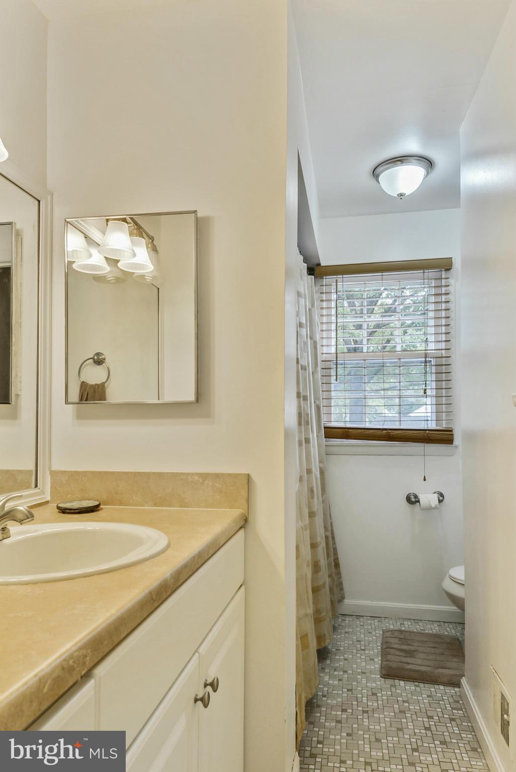 11728 Kemp Mill Road Silver Spring, MD 20902 - Photo 22 of 30 Bath 2