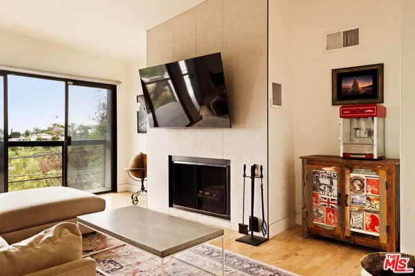 $8,500 | 303 Mavis Drive, Los Angeles, CA 90065