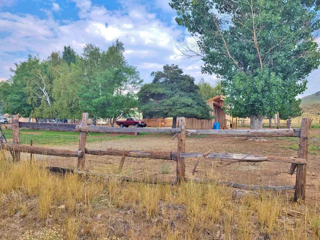 a view of a water fountain
