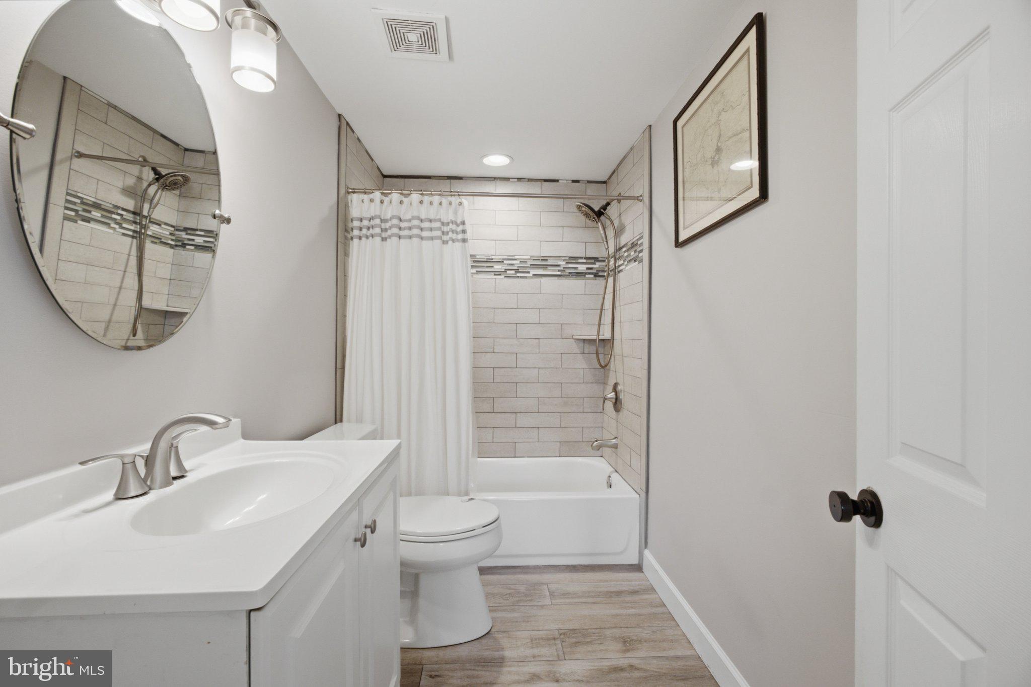 5650 Deale Churchton Road Churchton, MD 20733 - Photo 30 of 31 Modern bathroom with elegant finishes.