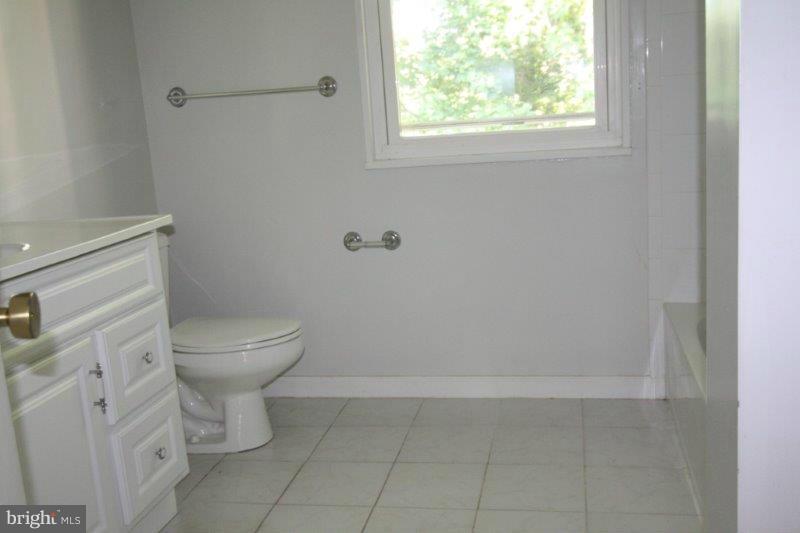 13011 Matey Road Silver Spring, MD 20906 - Photo 5 of 13 Bath