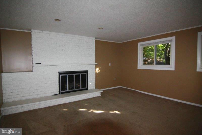 13011 Matey Road Silver Spring, MD 20906 - Photo 9 of 13 Family Room