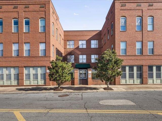 View of apartment building / complex