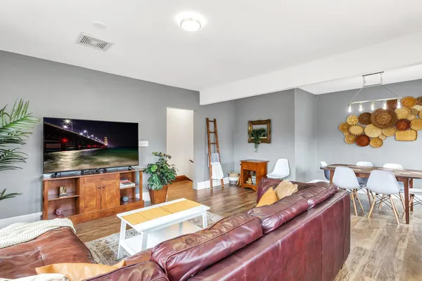 $625,000 | 3041 North Oakland Avenue, Unit 3043, Milwaukee, WI 53211