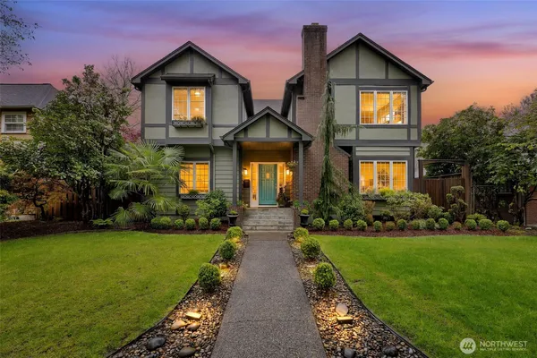 $749,900 | 1514 25th Avenue, Longview, WA 98632