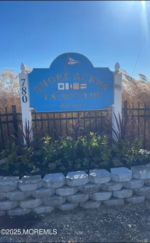 $379,000 | 6 Vanard Drive, Brick, NJ 08723