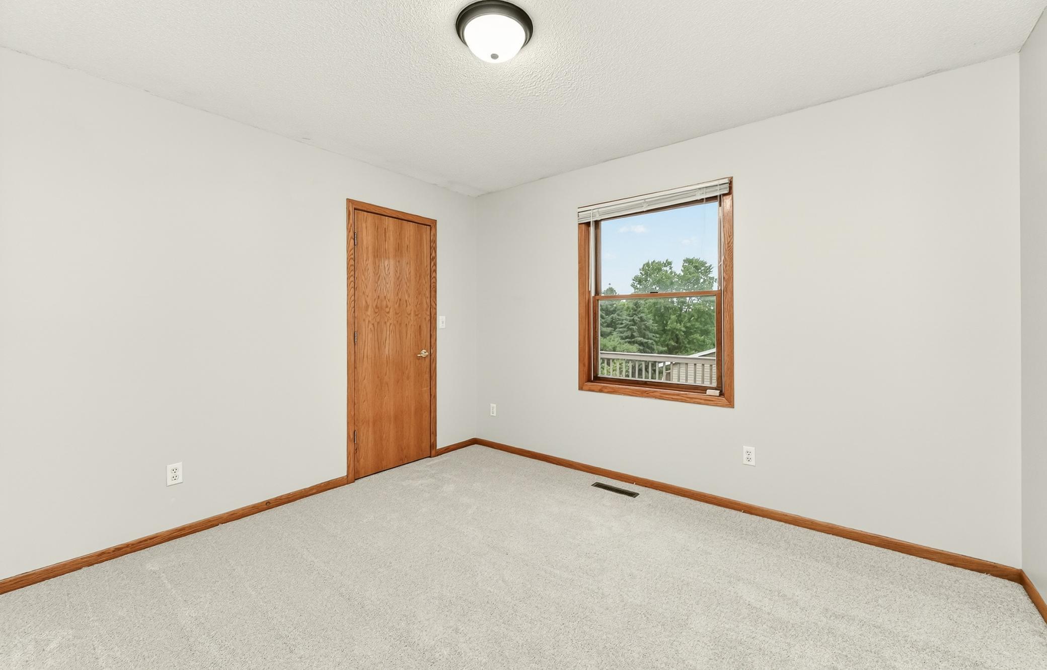 4603 5th Street Northwest Rochester, MN 55901 - Photo 14 of 34