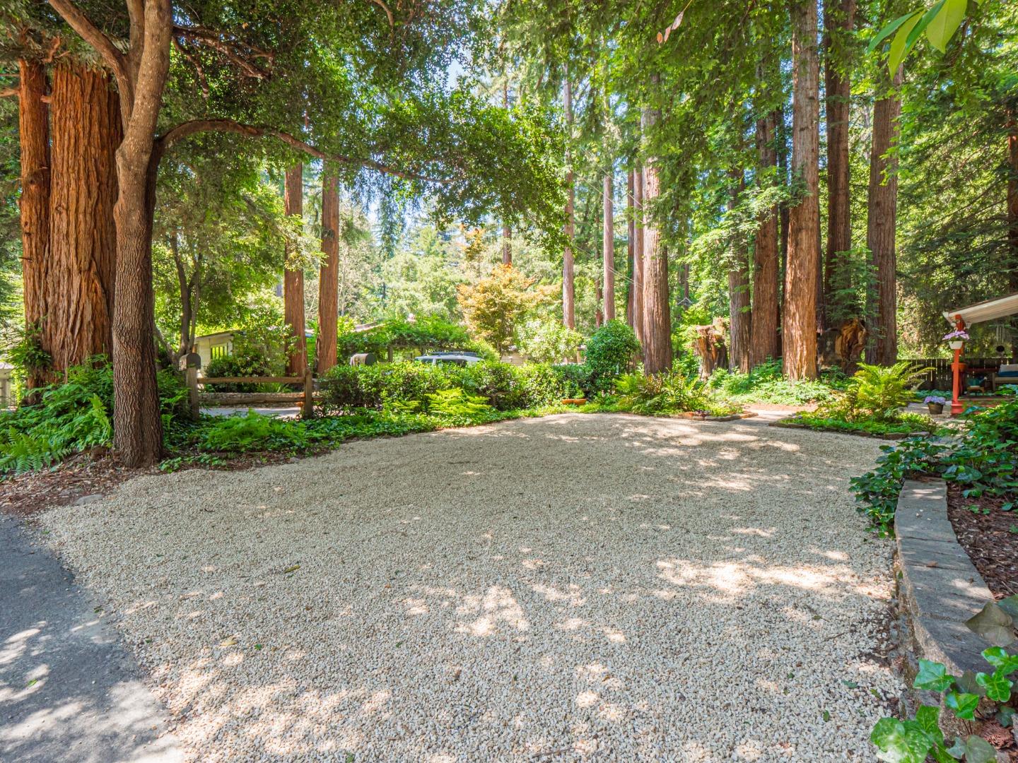 285 Sunnycroft Road Ben Lomond, CA 95005 - Photo 3 of 38 Gallery Image 3