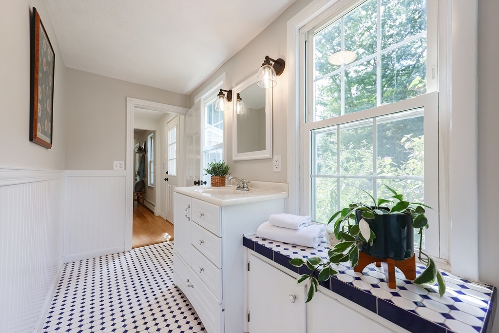 56 Berwick Road Attleboro, MA 02703 - Photo 16 of 42 Gallery Image 16