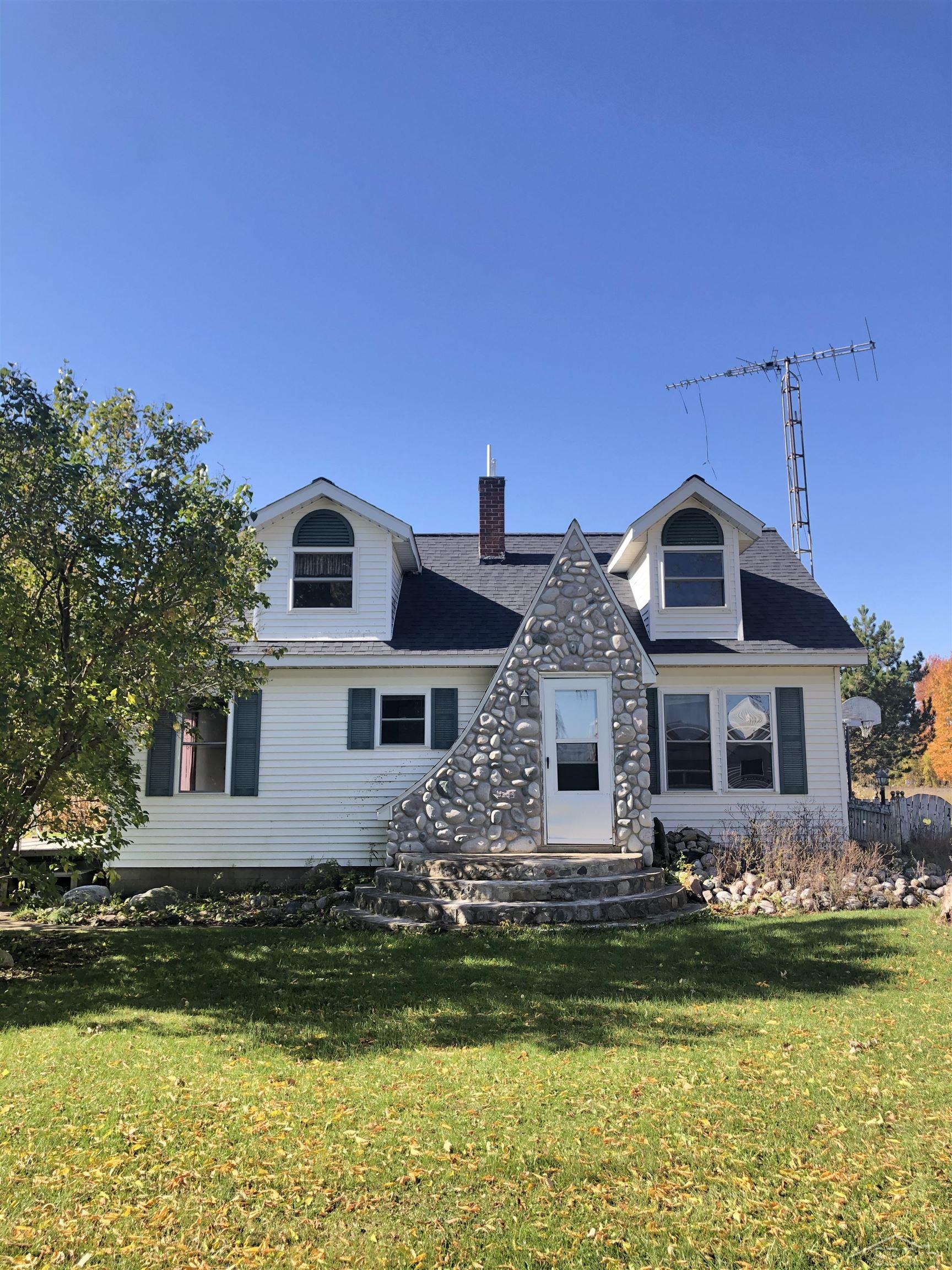 993 North Court Street Road Turner, MI 48765 - Photo 4 of 25 Gallery Image 4