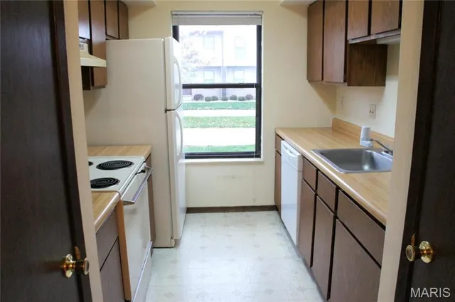 $1,250 | 449 Ponderosa Avenue, Unit A, O'Fallon, IL 62269