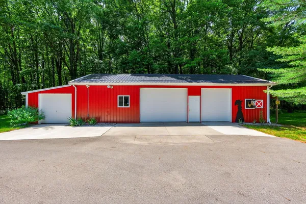 $1,300,000 | 18800 County Road 681, Grand Junction, MI 49056