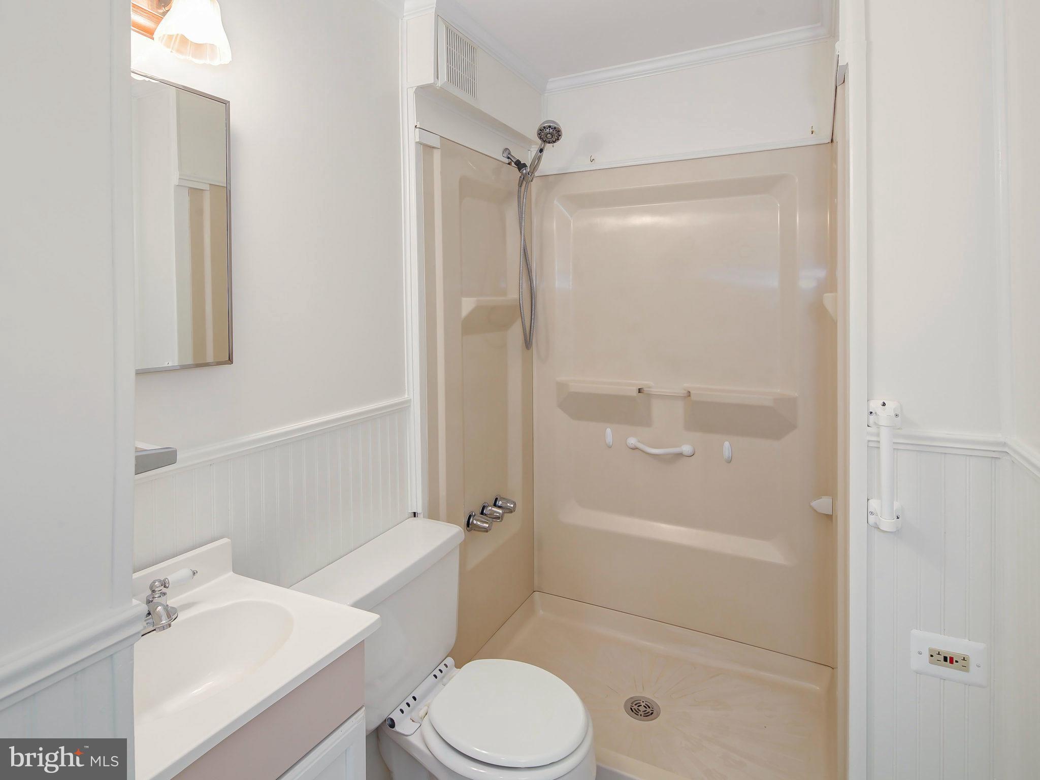 2837 Bolling Road Falls Church, VA 22042 - Photo 19 of 30 Bath