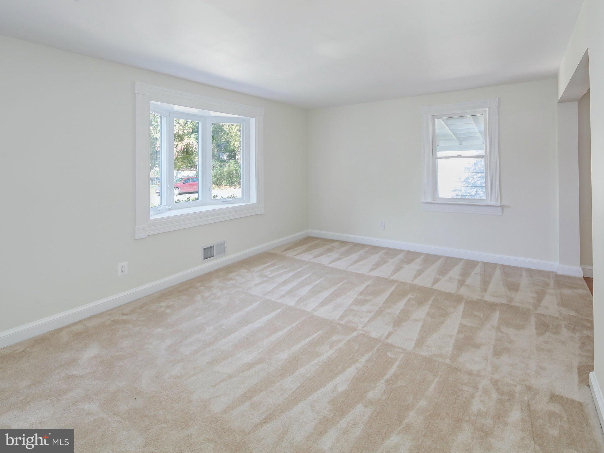 2837 Bolling Road Falls Church, VA 22042 - Photo 4 of 30 Living Room