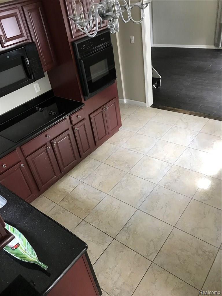 14361 Newburgh Road Livonia, MI 48154 - Photo 21 of 43 IMG_4932.JPG