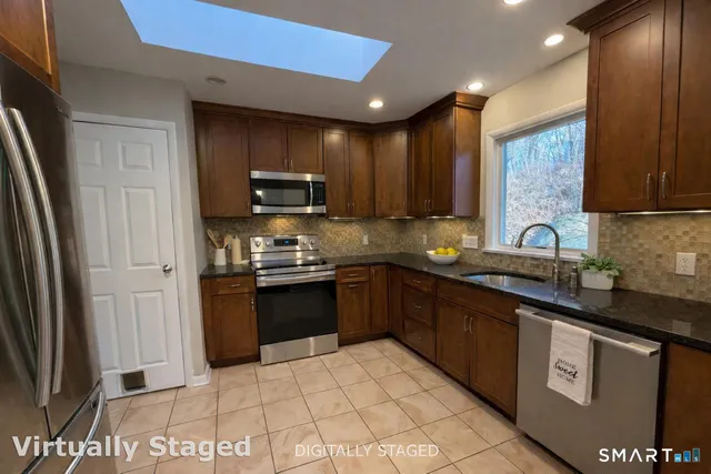 $735,000 | 8 Summit Lane, Ridgefield, CT 06877