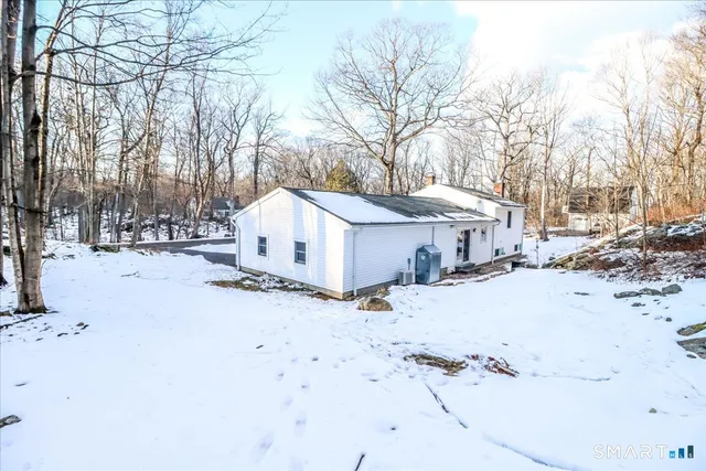 $735,000 | 8 Summit Lane, Ridgefield, CT 06877