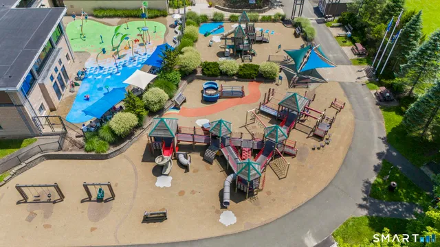 $735,000 | 8 Summit Lane, Ridgefield, CT 06877