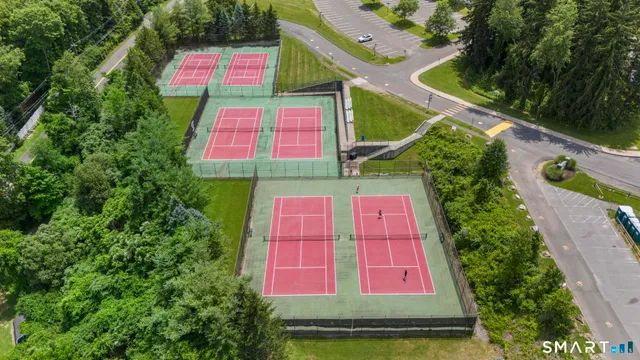 $735,000 | 8 Summit Lane, Ridgefield, CT 06877