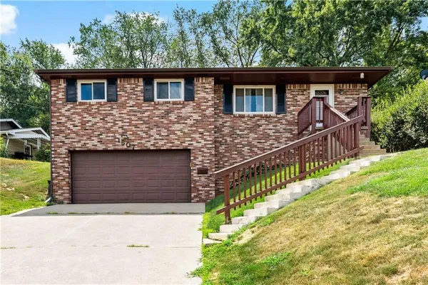 $229,900 | 1507 Oneida Drive, Clairton, PA 15025