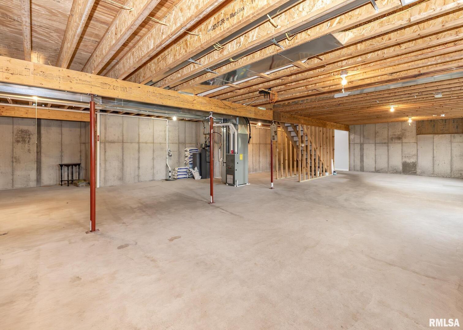 321 Pin Oak Drive Geneseo, IL 61254 - Photo 35 of 42 a view of empty room with wooden floor