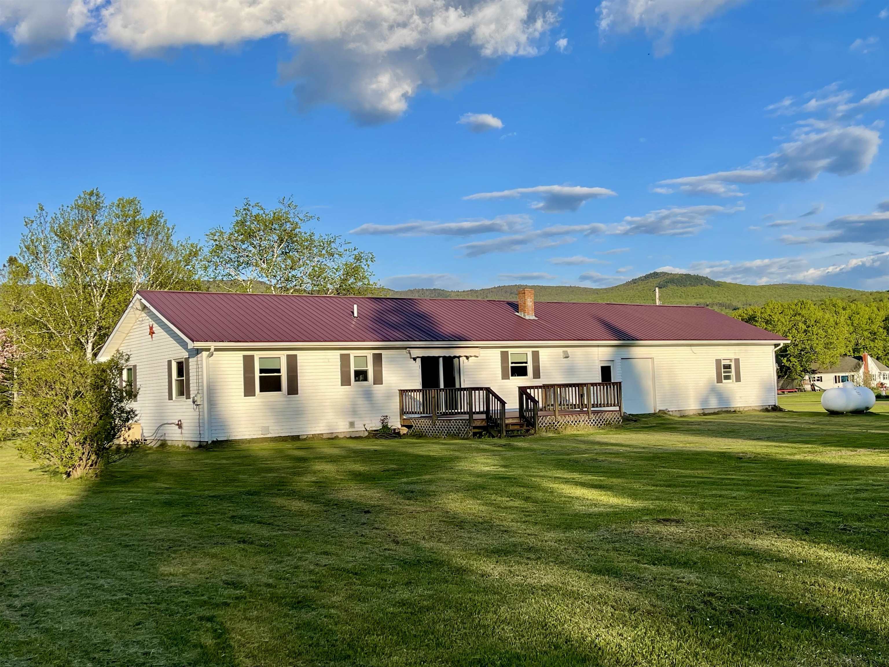 2565 Island Pond Road Newark, VT 05837 - Photo 4 of 24 Gallery Image 4