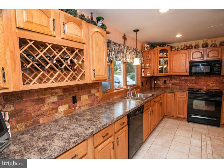 8 Spinythorn Road Levittown, PA 19056 - Photo 2 of 25 Kitchen