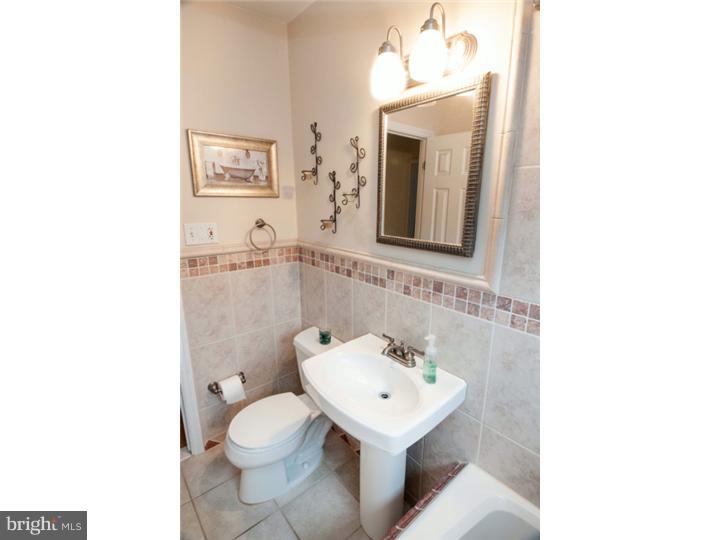 8 Spinythorn Road Levittown, PA 19056 - Photo 22 of 25 Bathroom