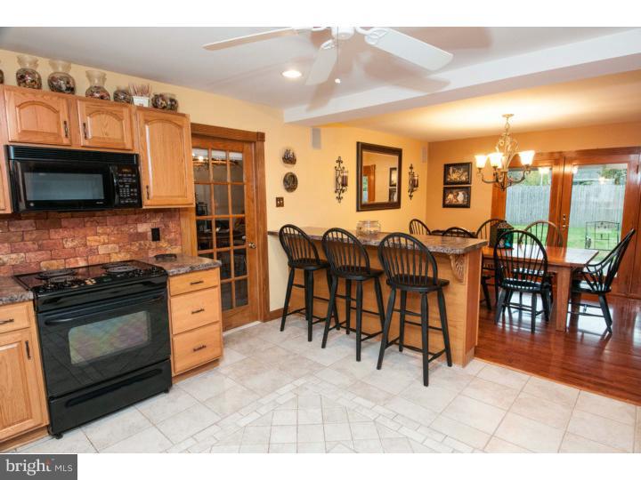 8 Spinythorn Road Levittown, PA 19056 - Photo 4 of 25 Kitchen