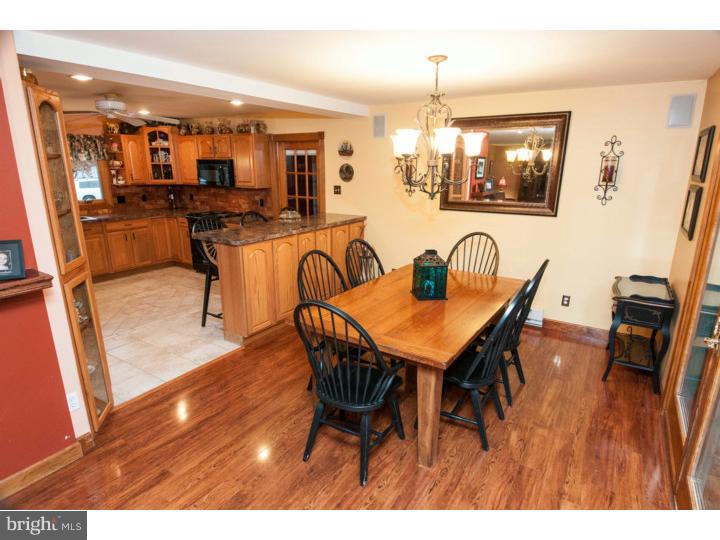 8 Spinythorn Road Levittown, PA 19056 - Photo 5 of 25 Dining Room