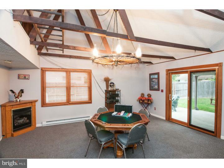 8 Spinythorn Road Levittown, PA 19056 - Photo 9 of 25 Family Room