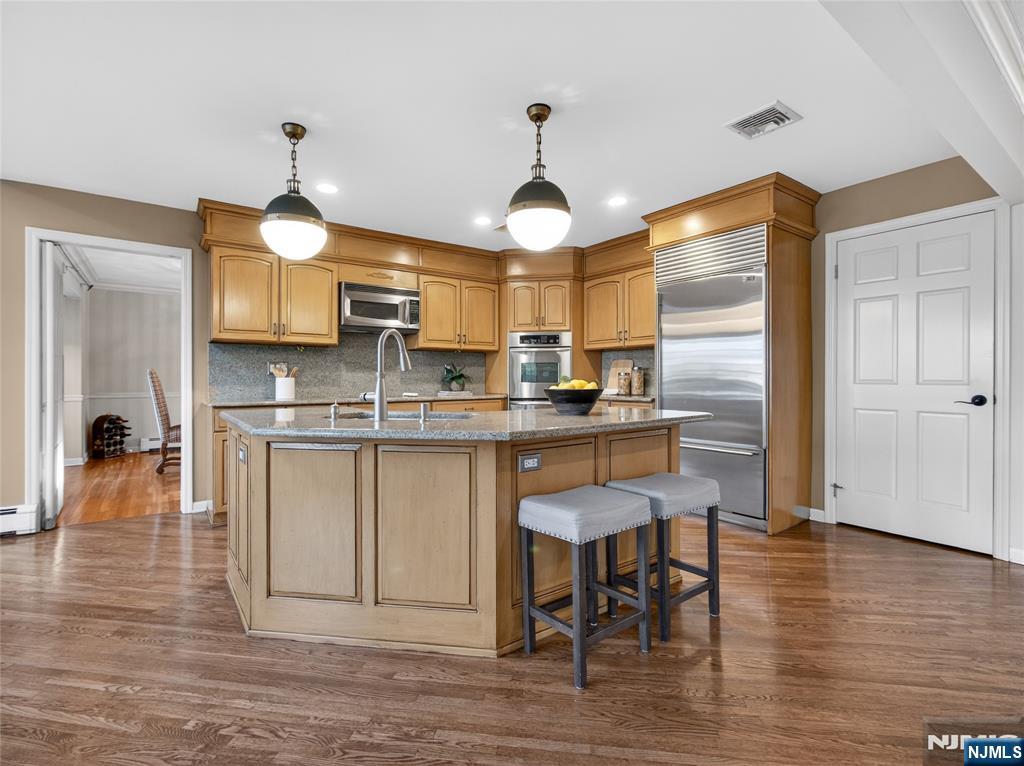 347 Smith Place Wyckoff, NJ 07481 - Photo 16 of 47