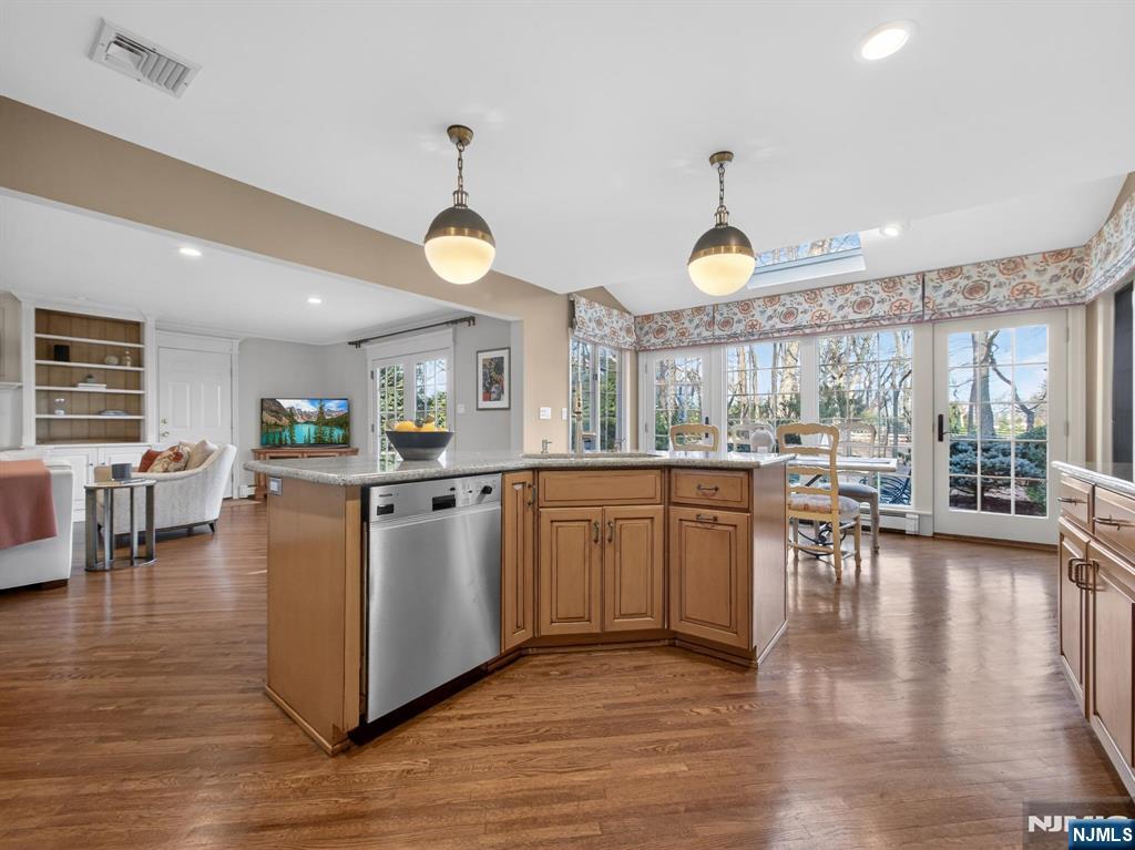 347 Smith Place Wyckoff, NJ 07481 - Photo 20 of 47