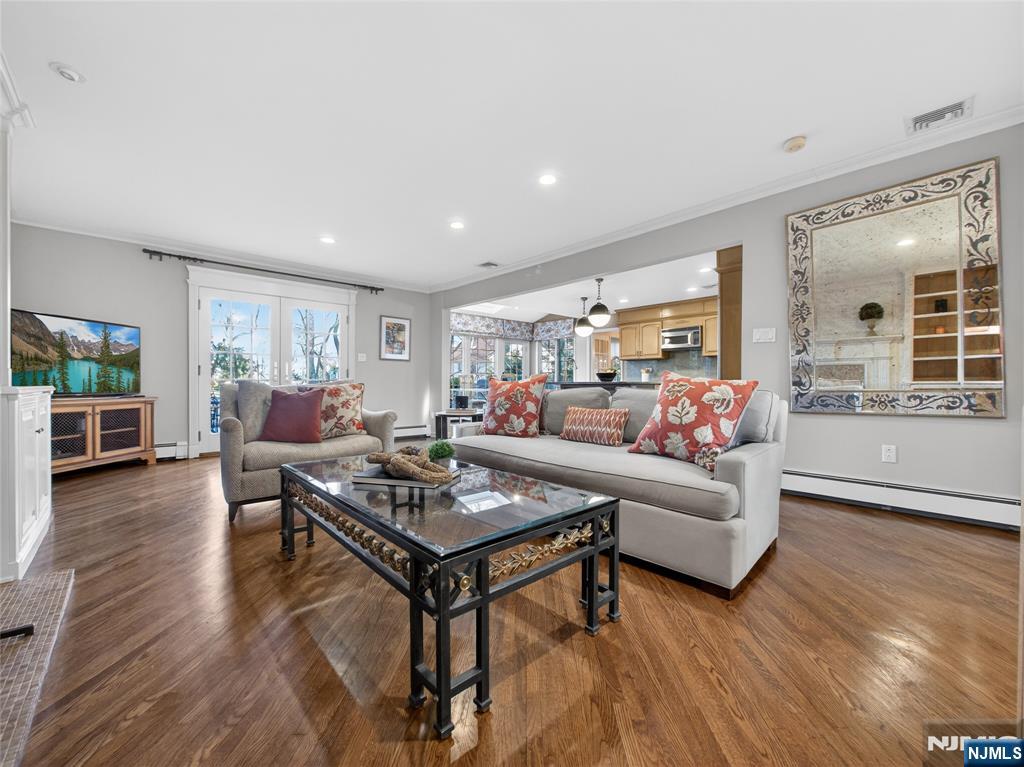 347 Smith Place Wyckoff, NJ 07481 - Photo 21 of 47