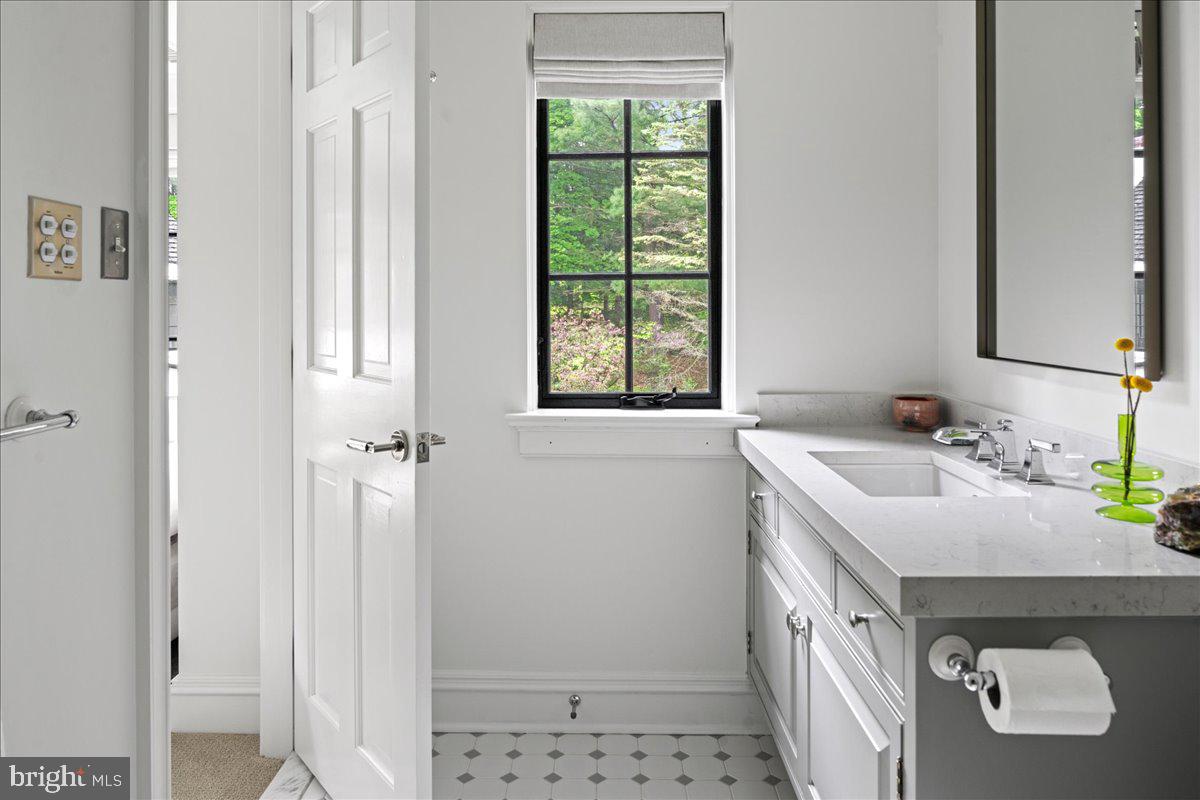 6450 Old Carversville Road New Hope, PA 18938 - Photo 51 of 89 a bathroom with a sink toilet and shower