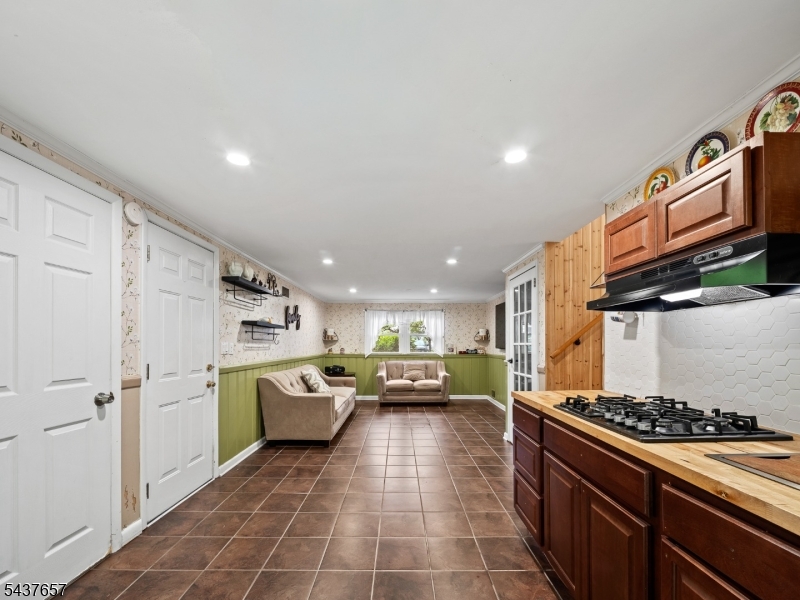 17 Ravine Court Clifton, NJ 07013 - Photo 41 of 46