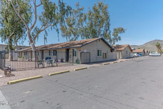 $1,300 | 936 West Mountain View Road, Unit 11, Phoenix, AZ 85021