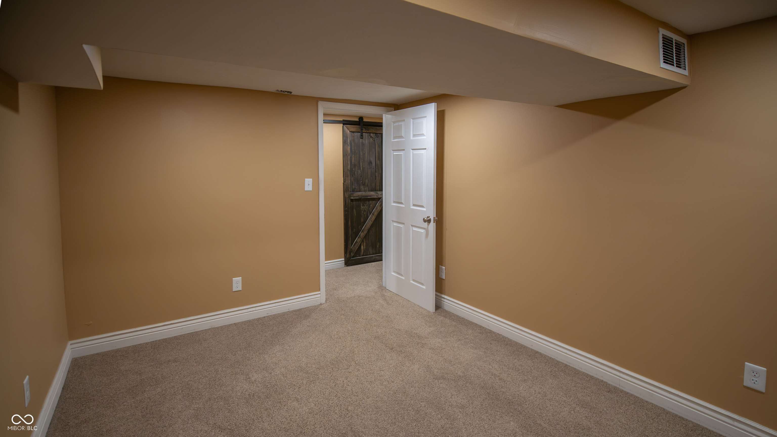 5855 Andover Road Indianapolis, IN 46220 - Photo 28 of 59