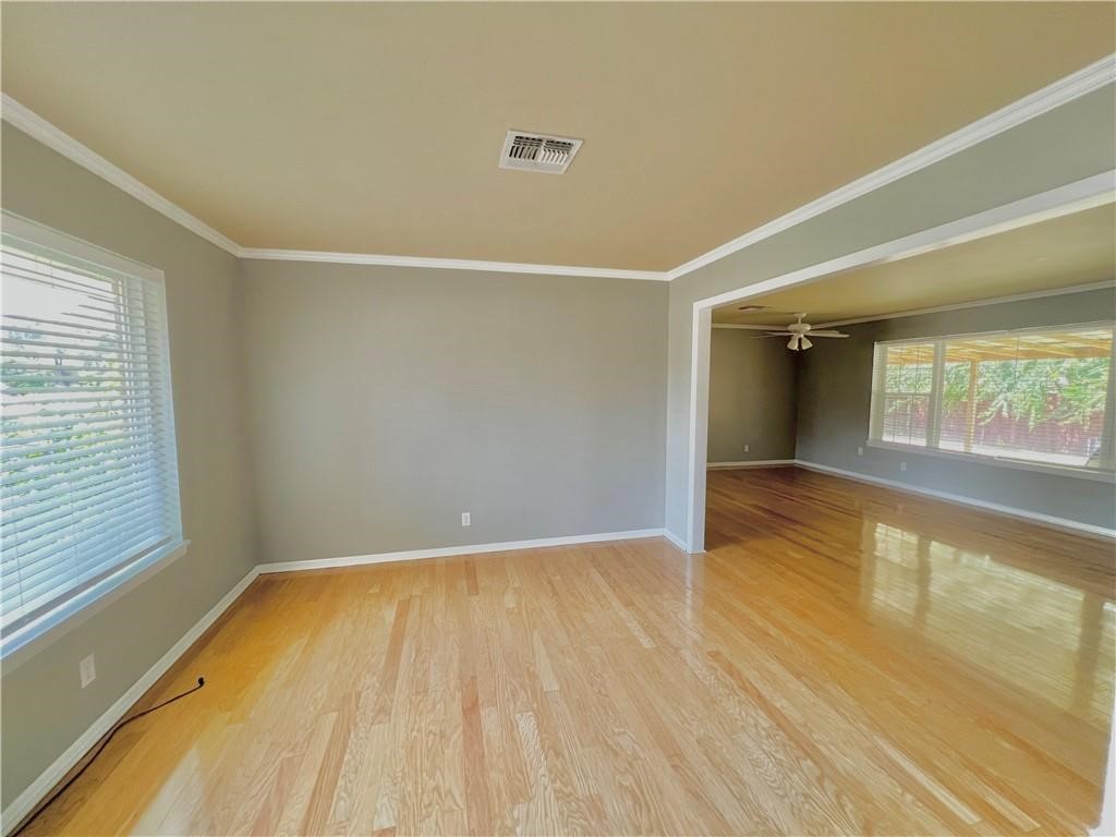 104 West Janin Circle Portland, TX 78374 - Photo 5 of 19 Dining