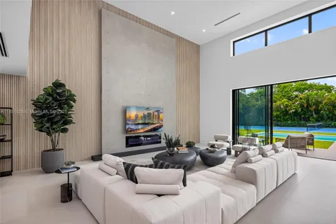 $10,950,000 | 6445 Southwest 129th Terrace, Pinecrest, FL 33156