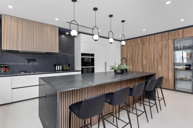 $10,950,000 | 6445 Southwest 129th Terrace, Pinecrest, FL 33156