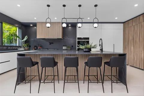 $10,950,000 | 6445 Southwest 129th Terrace, Pinecrest, FL 33156